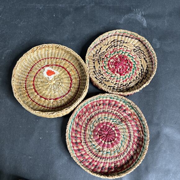 VTG Colored Sweetgrass Baskets Set of 3 w/Lids Tight Weave Boho Natural Decor - Picture 11 of 11